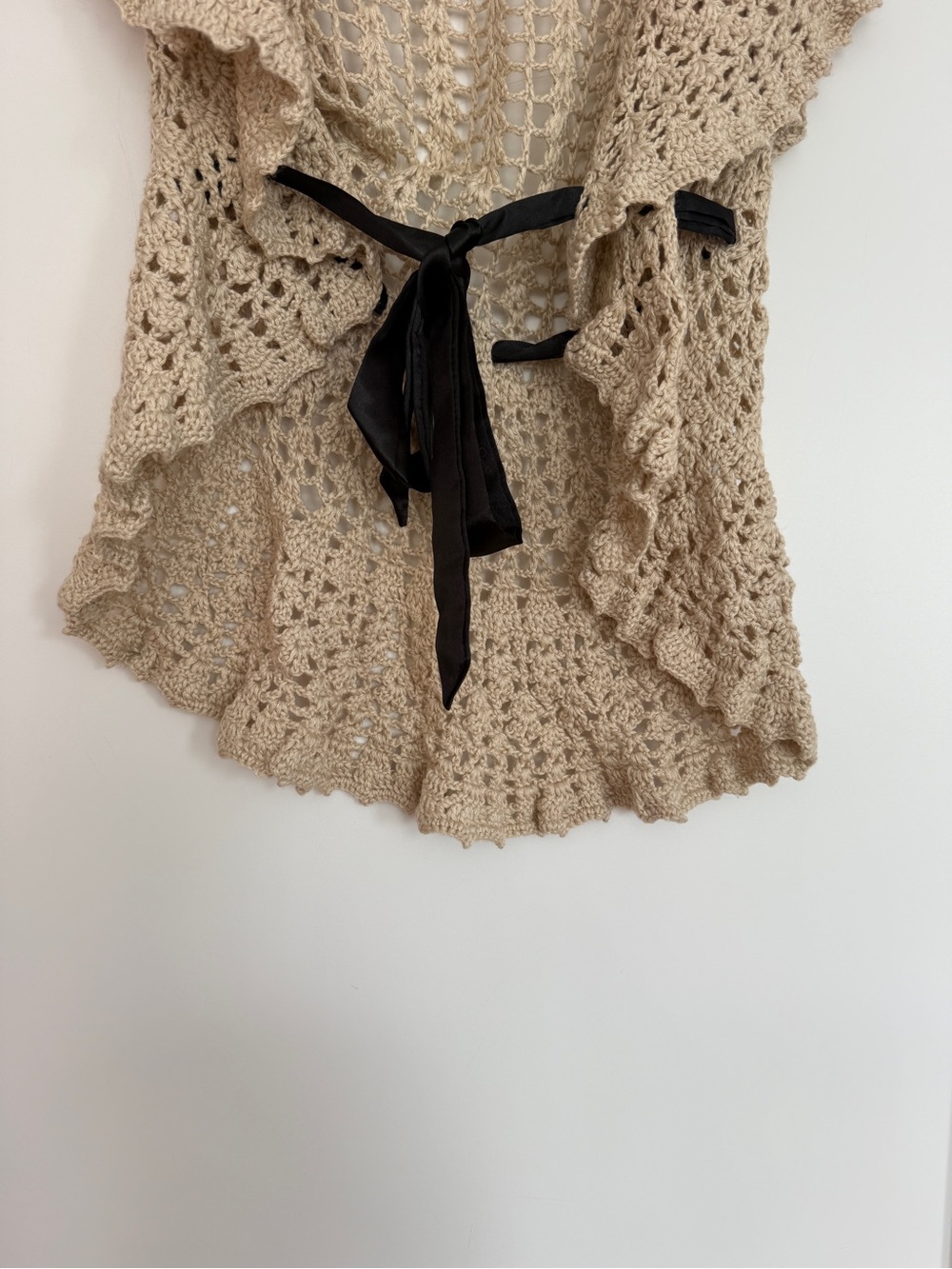 YA Los Angeles Crochet Knit Vest with Satin Tie Belt Medium - Picture 5 of 6